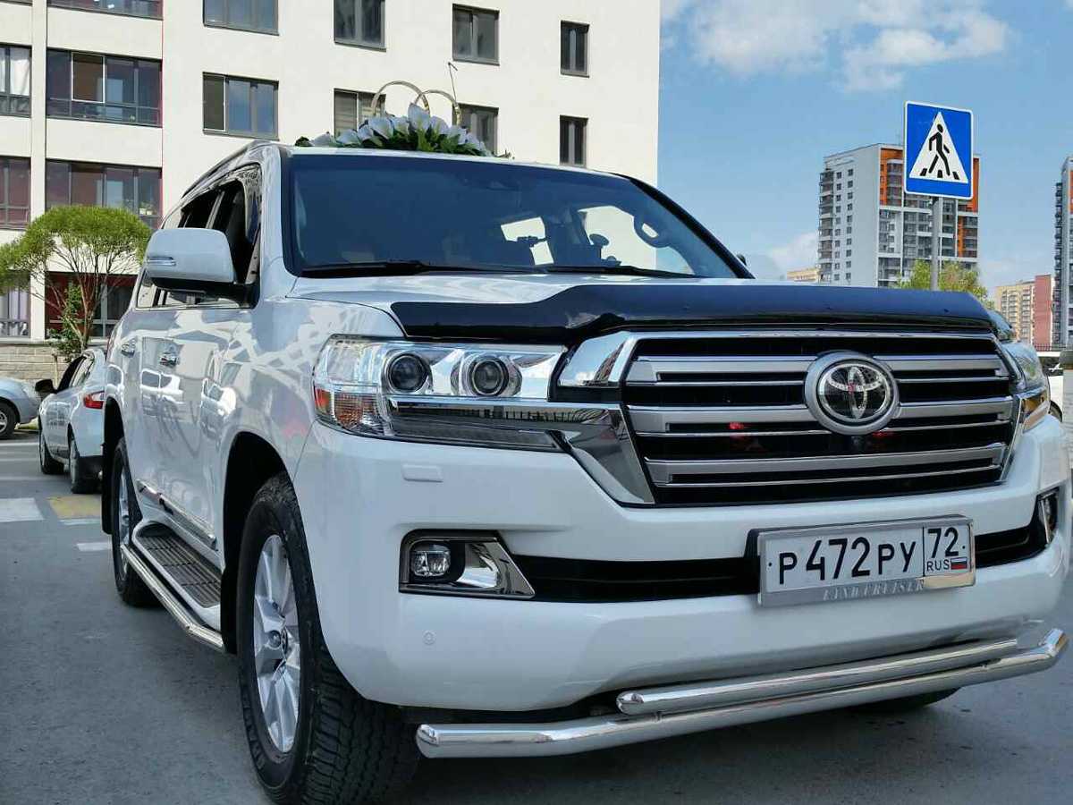 АРЕНДА TOYOTA LAND CRUISER 200 WHITE - Аренда автомобилей в Тюмени